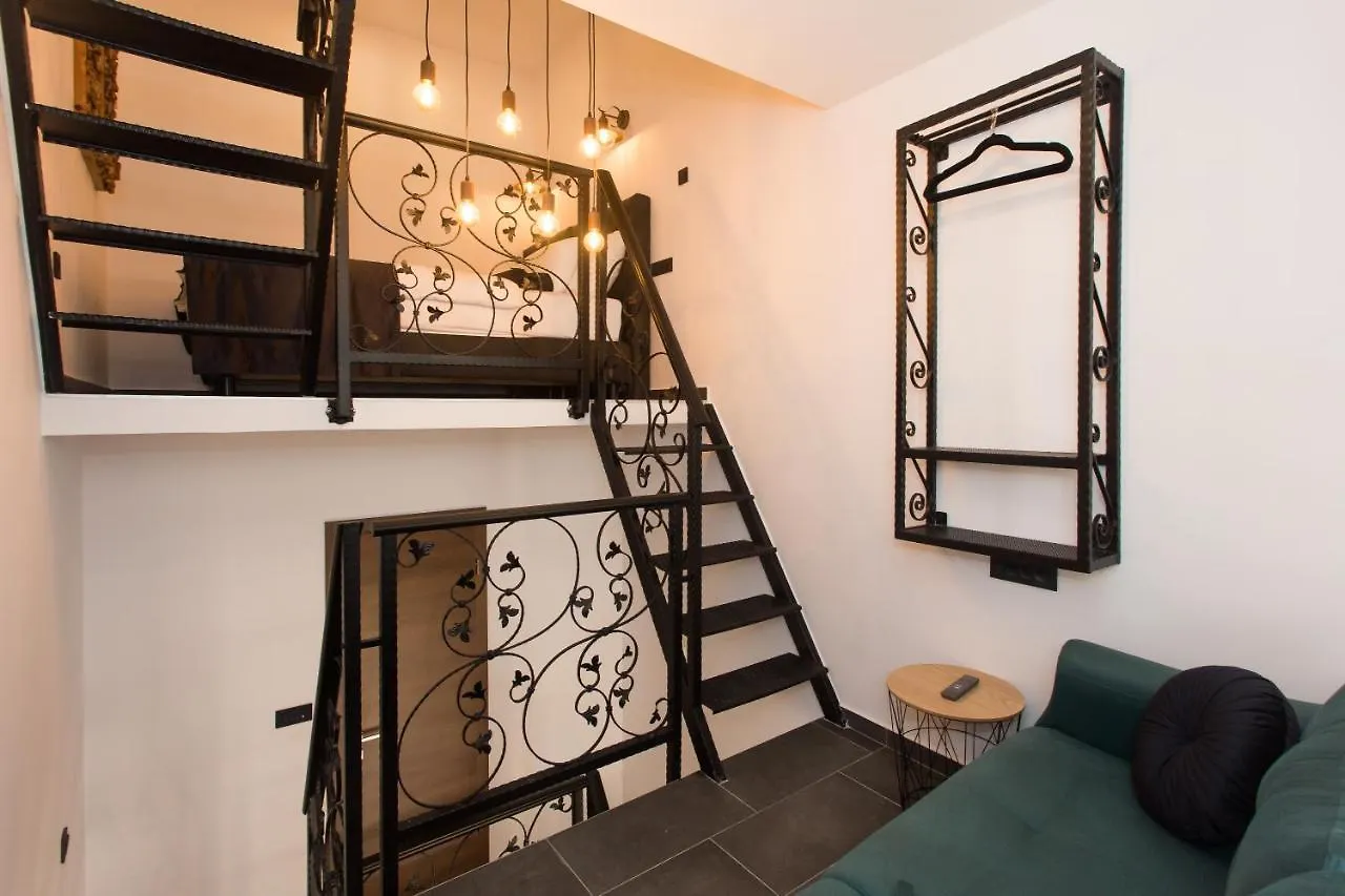 Amaizing Apartment Near Airport Kaštel Štafilić 0*,  Croácia